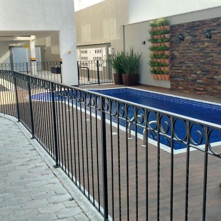 Var-101A Dpto Amplio En Condominio Cerrado Con Piscina Bombinhas Exteriér fotografie